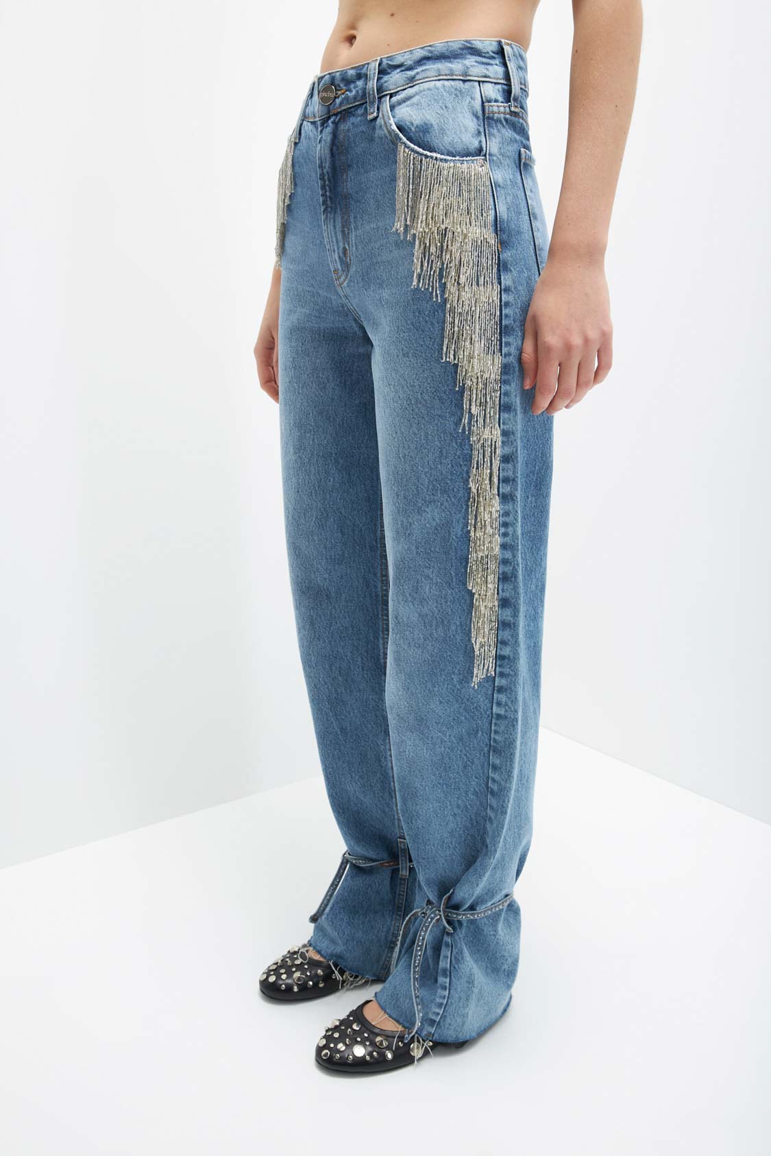 embroidered premium cotton denim Abril jeans for woman