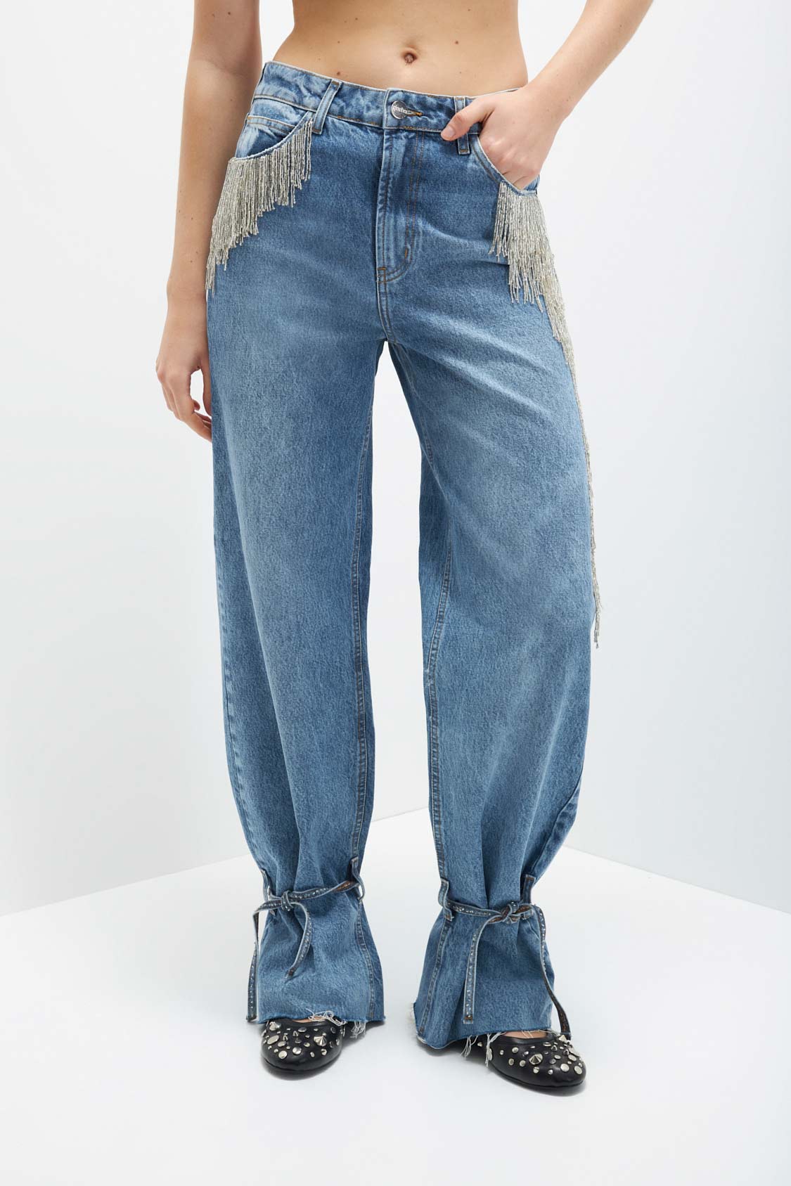 embroidered premium cotton denim Abril jeans for woman