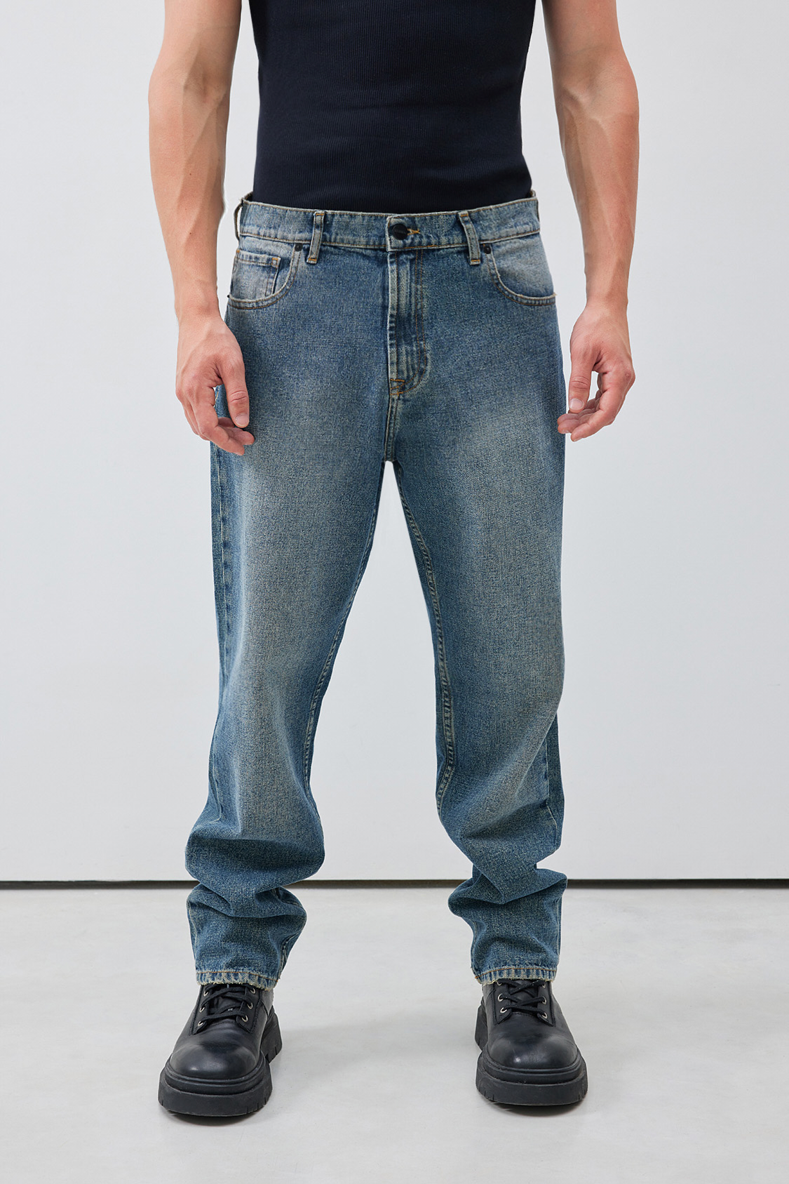 Blue Oxide Straight Jean